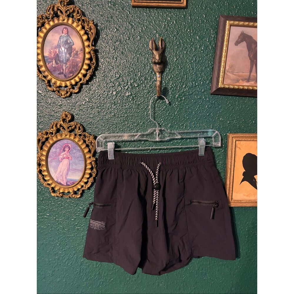 Bearded Goat Women’s Black Nylon High Rise Shorts Size Small Casual Lounge Athle